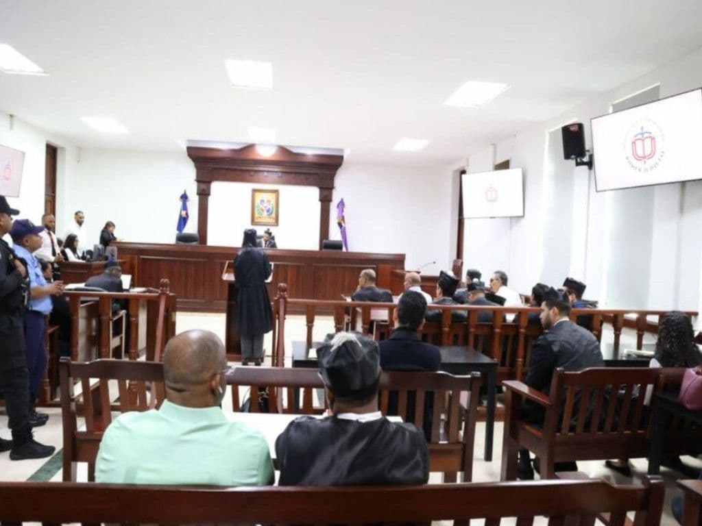 Juez otorga arresto domiciliario a imputada en caso de corrupción SeNaSa