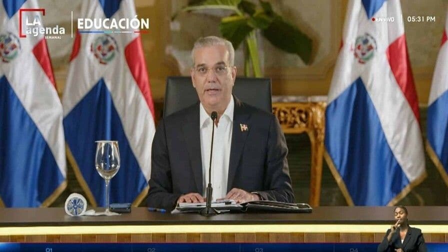 Abinader anuncia ruedas de prensa semanales para periodistas