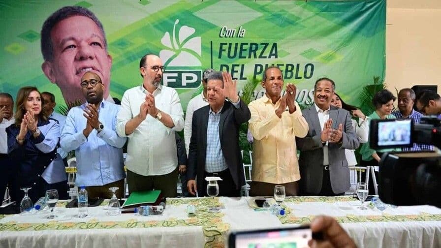 Leonel Fernández lidera asambleas de Fuerza del Pueblo