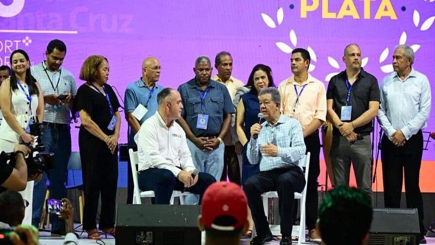 Leonel Fernández critica aumento del costo de la canasta básica