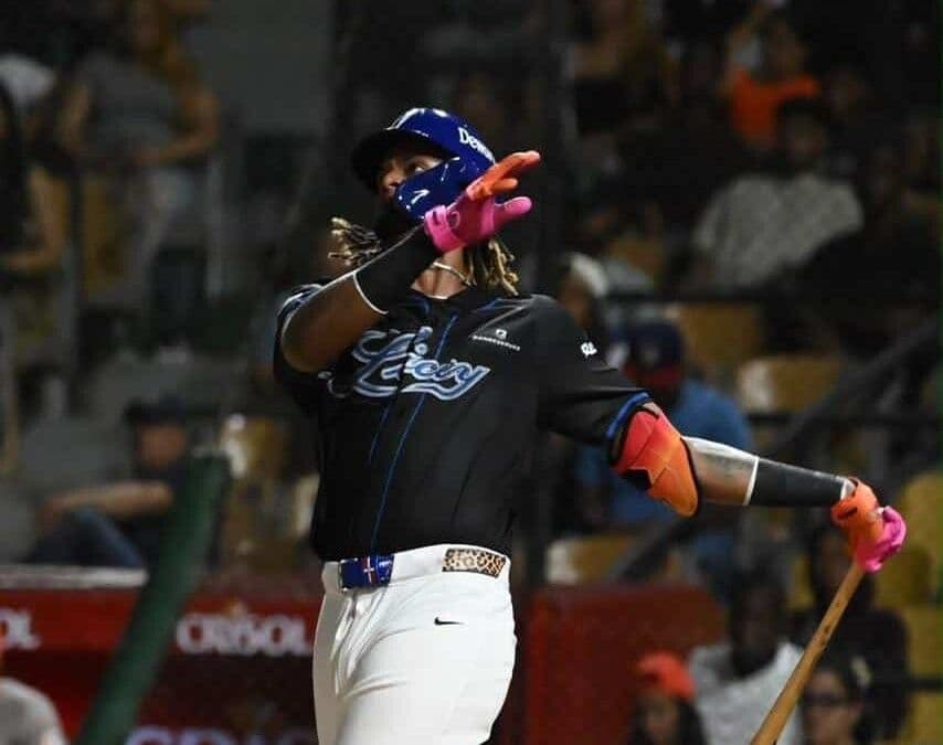 Kevin Alcántara debuta con éxito en el Licey tras superar obstáculos