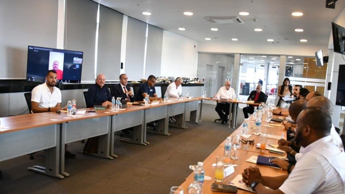 Lidom y Fenapepro extienden negociaciones para fortalecer el béisbol dominicano