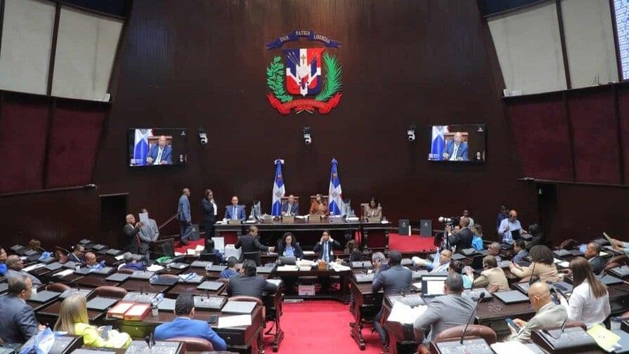 Reforma laboral postergada por leyes urgentes en el Congreso Nacional