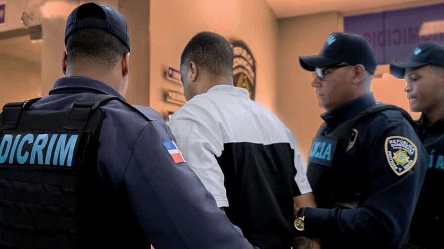 Persisten errores en lista de prófugos de la Policía Nacional