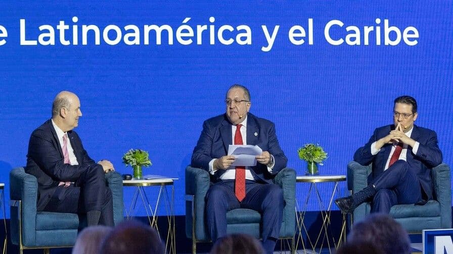 Magín Díaz aboga por reformas para mejorar la inversión pública