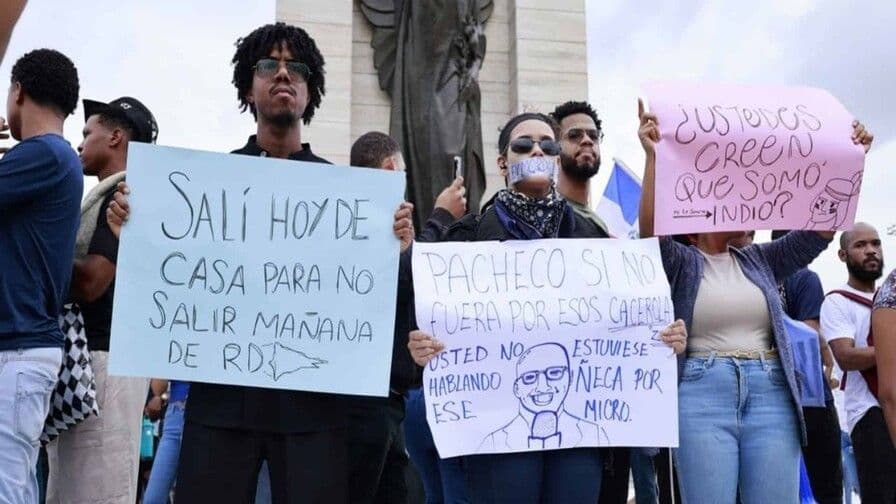 Ciudadanos protestan en Plaza de la Bandera por reformas al Código Penal