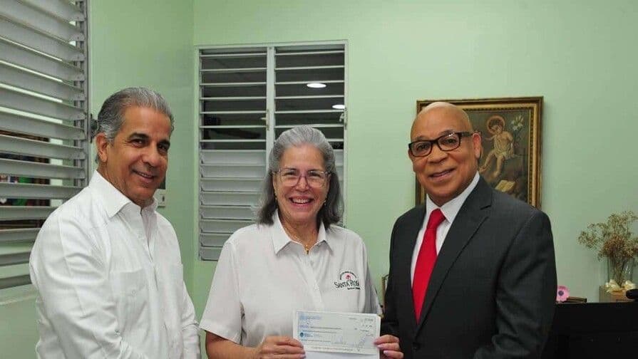 Marino Zapete dona indemnización al Instituto para Sordos Santa Rosa