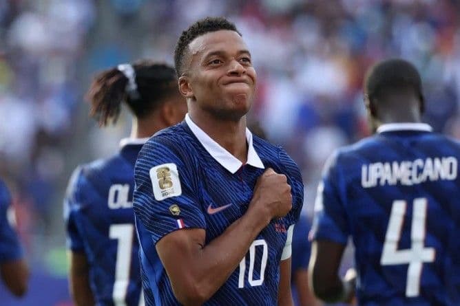 Kylian Mbappé supera a Lionel Messi como máximo goleador histórico en mundiales