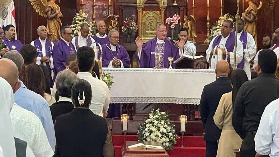 Despedida solemne a monseñor Camilo en La Vega