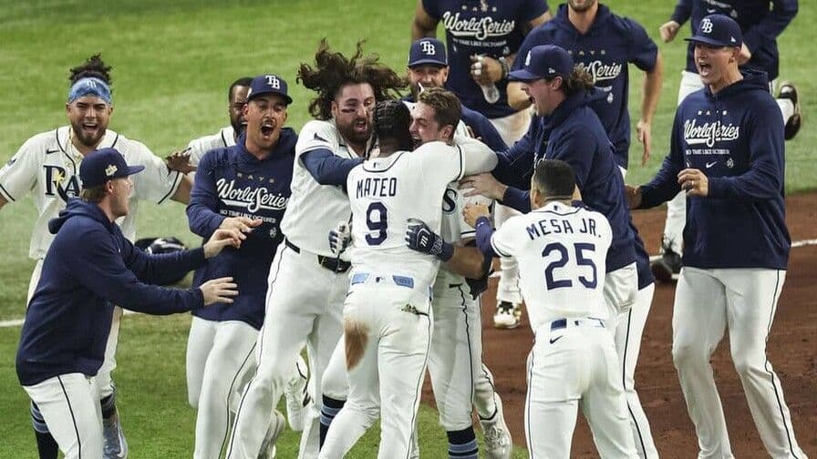 Rays de Tampa Bay evitan la barrida con victoria en 12 entradas