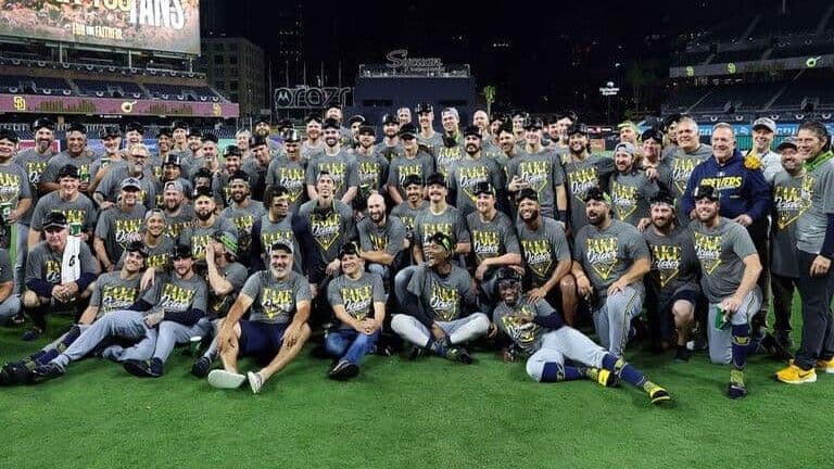 Cerveceros de Milwaukee toman ventaja en la Serie Mundial contra los Rays