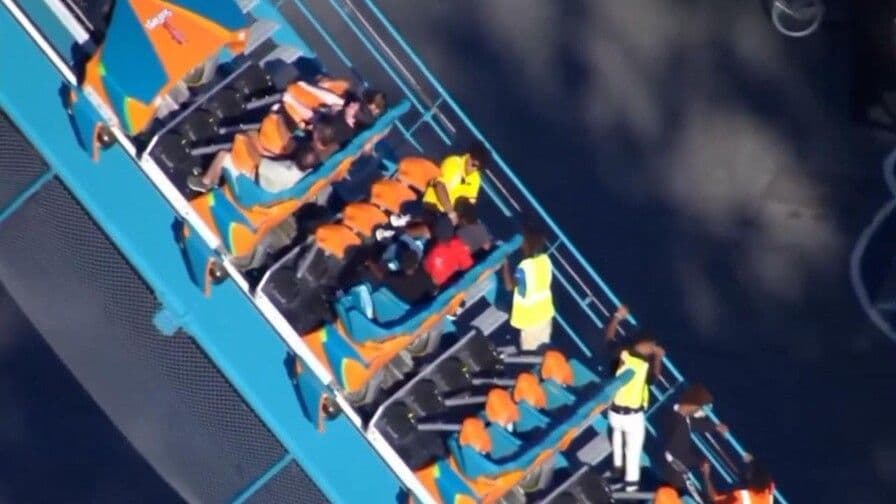 Hombre fallece tras caer de montaña rusa en Six Flags de Georgia