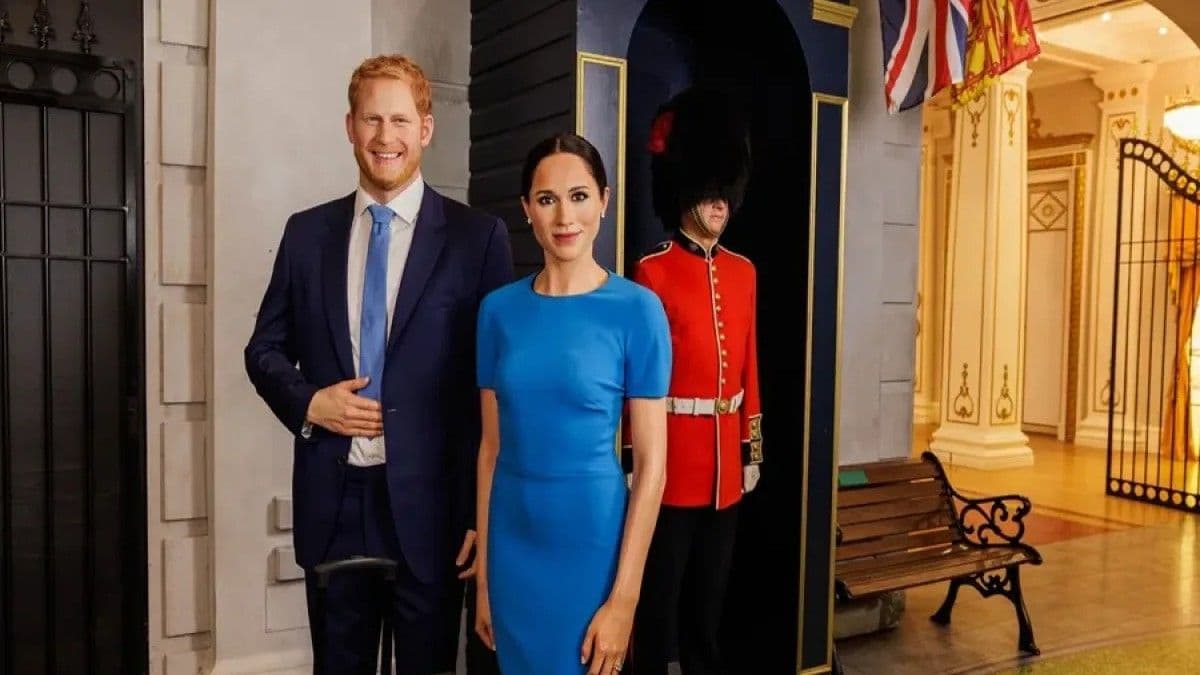 Madame Tussaud actualiza figuras de Enrique y Meghan con maletas