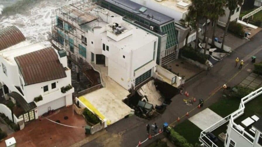 Oleaje en Malibú afecta propiedad de Nicolas Cage
