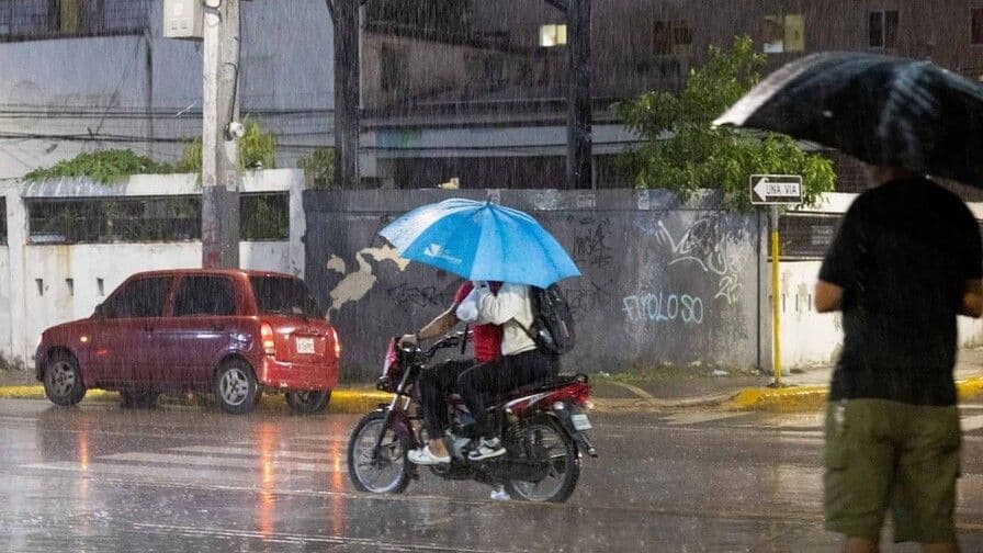 Nueva onda tropical se aproxima al país este jueves