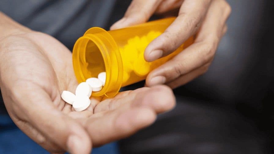 Pacientes enfrentan largas esperas por medicamentos de alto costo