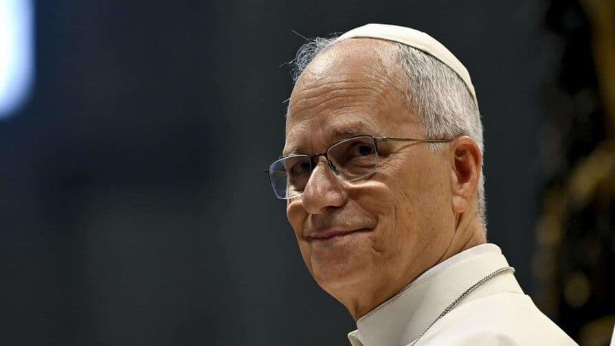 El papa León XIV será hospitalizado para una operación pulmonar