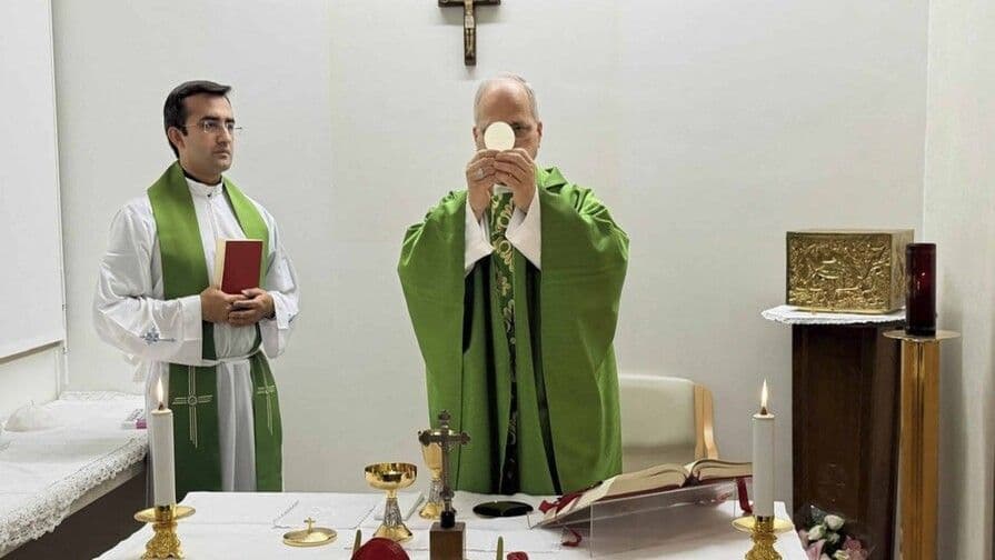 El papa León XIV recibe el alta hospitalaria tras cirugía en Roma