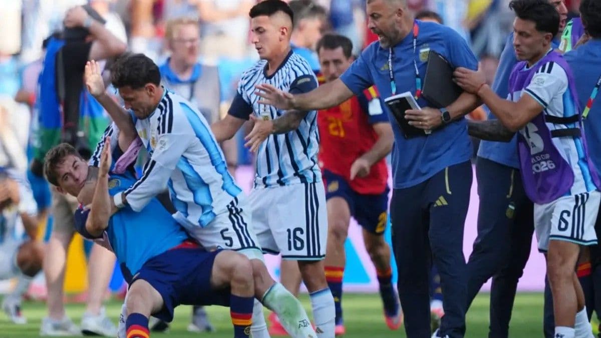 FIFA suspende a tres jugadores argentinos tras incidentes en la final del Mundial