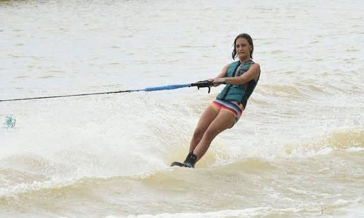 Francesca Pigozzi gana medalla de plata en esquí náutico