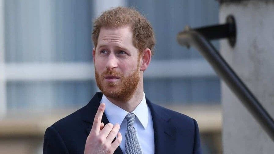 Príncipe Harry busca reconciliación con su familia
