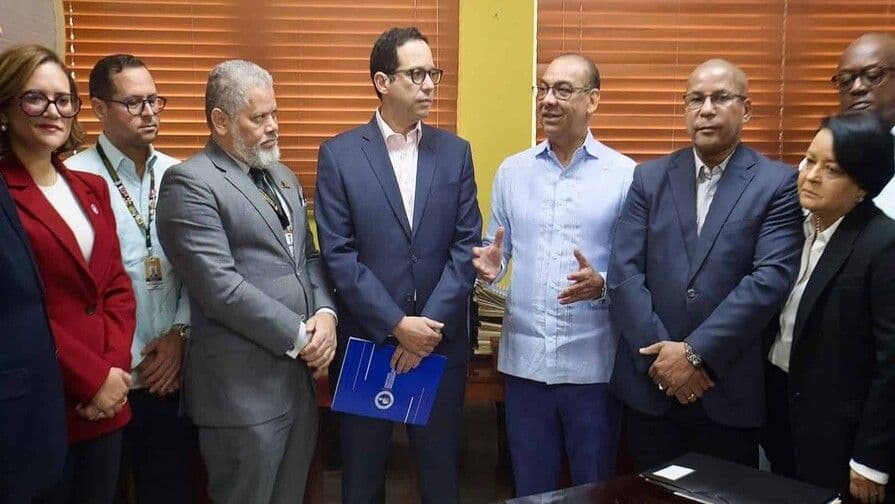 PRM presenta padrón de 1.5 millones de militantes ante la JCE