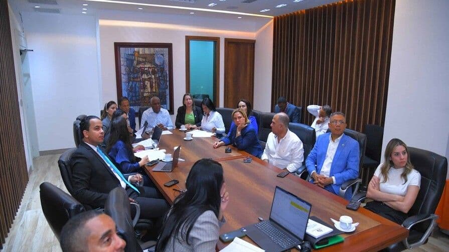 Proyectos de ley sobre ecocidio enfrentan estancamiento en el Congreso
