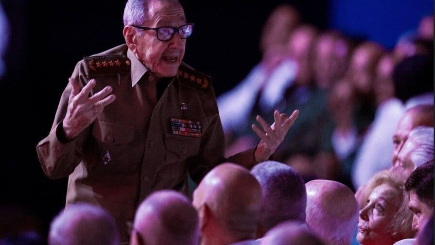 Raúl Castro reaparece en homenaje a Fidel en La Habana