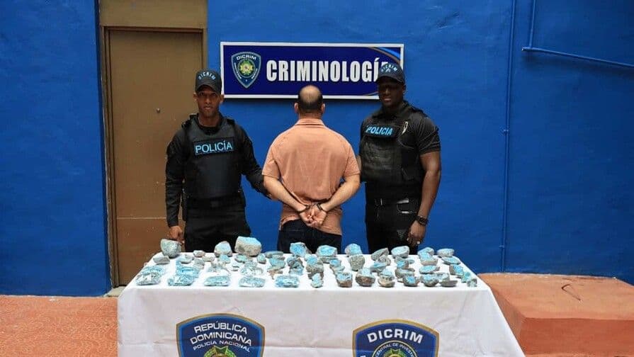 Policía recupera larimar robado en la Zona Colonial