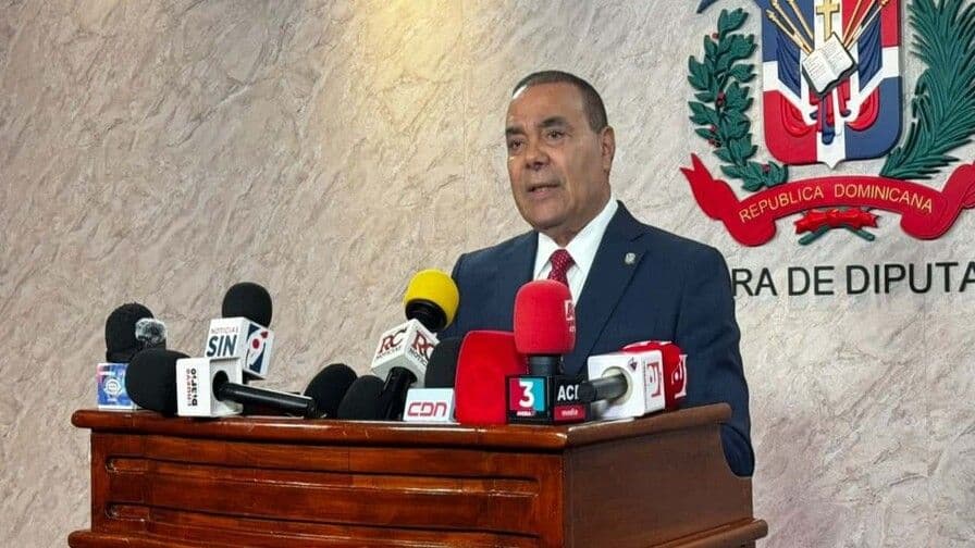 Proponen reducir intereses de tarjetas de crédito en un 30%