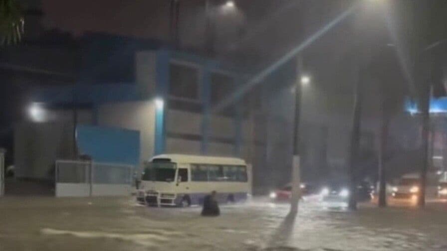 Lluvias en Santiago y Mao provocan inundaciones y daños