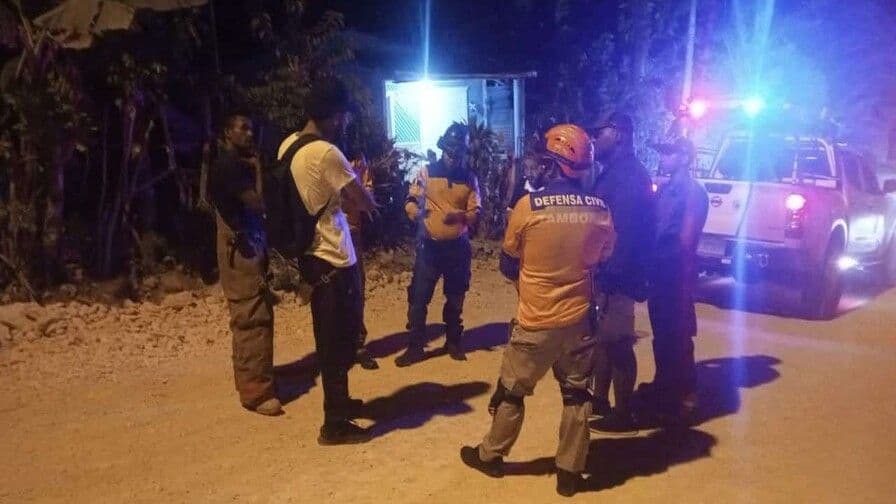 Rescatan a cinco pescadores extraviados en Tamboril