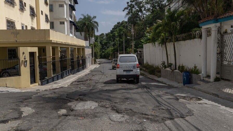 Residentes de Don Honorio exigen reparación urgente de la calle A
