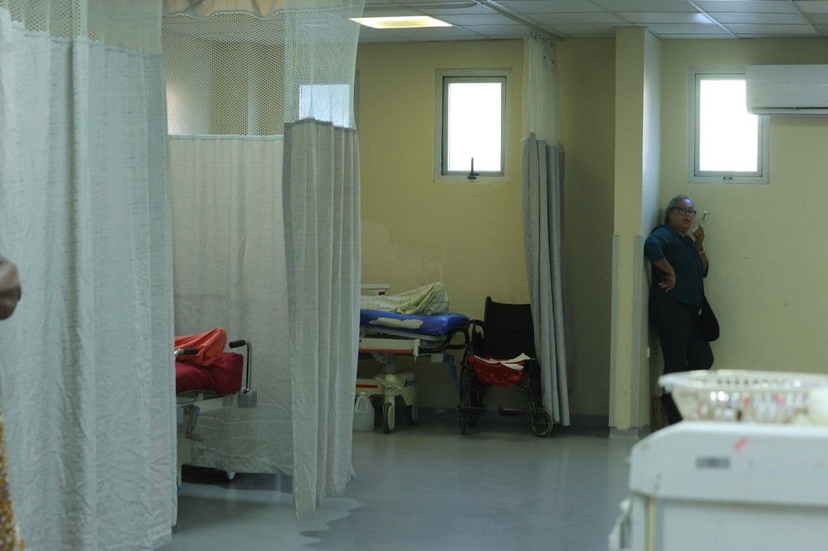Sociedad de Emergenciología denuncia uso indebido de salas de emergencia para certificaciones de detenidos