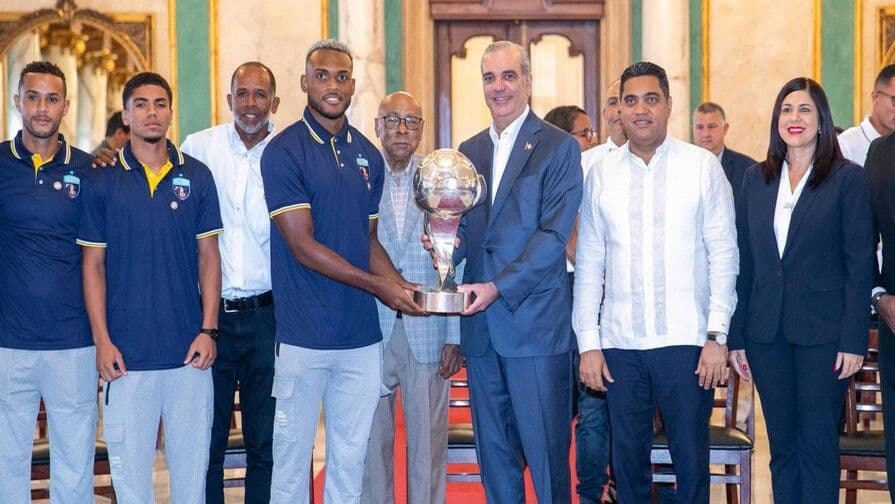 Luis Abinader felicita al Salcedo FC por su triunfo en la Liga Dominicana de Fútbol