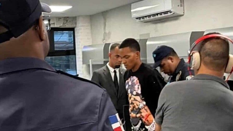 Joven buscado por tiroteo en Barahona se entrega a la Policía Nacional