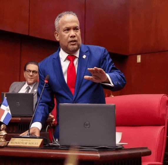 Senador Héctor Acosta critica presencia de agentes de Digesett en intersecciones con semáforos