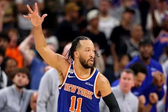 Camiseta de Jalen Brunson alcanza récord en subasta