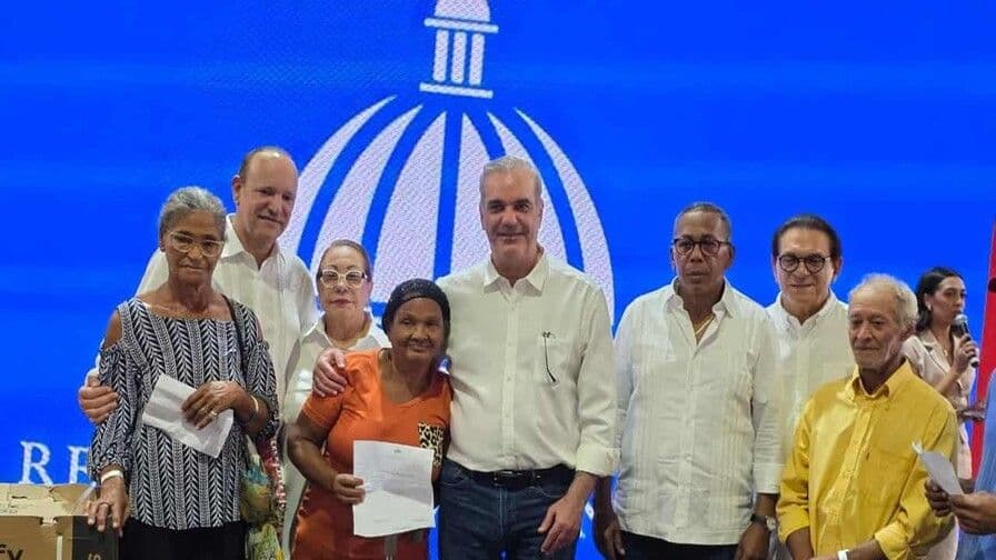 Sustitución de fogones de leña por estufas de gas en Santiago