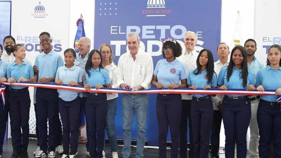 Inauguración de techado de canchas en Cambita Garabito beneficia a estudiantes