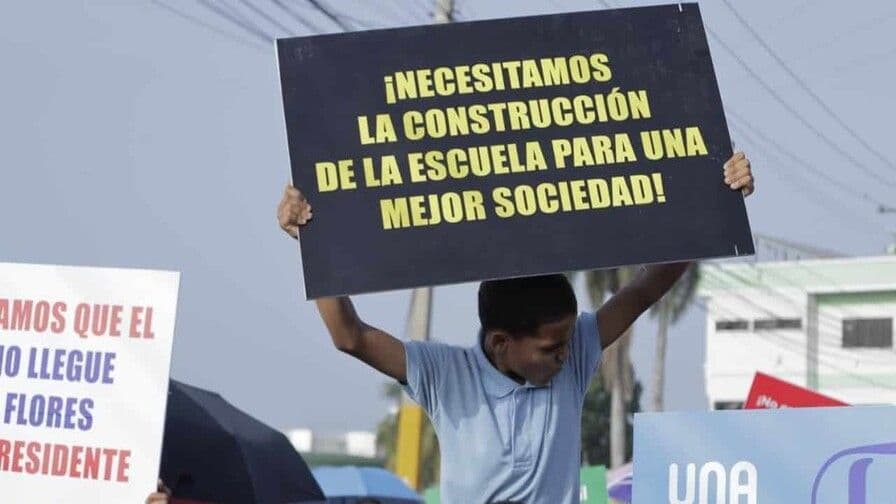 Comunidad de Las Flores exige terrenos para educación