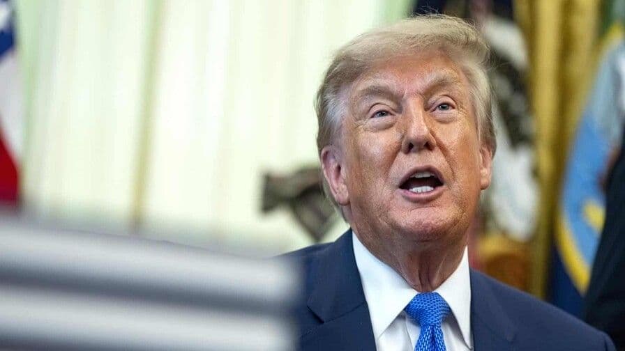 Estados Unidos planea equipar a agentes de ICE con guantes de descargas eléctricas