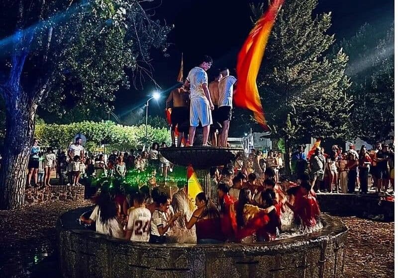 Derrumbe de fuente en España deja un muerto durante celebraciones del Mundial
