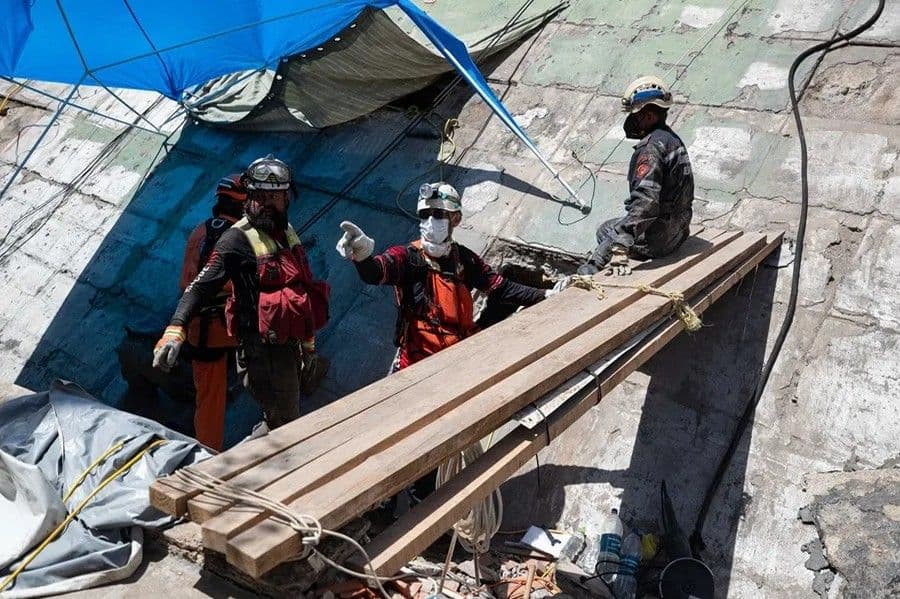 Aumentan a 2.595 los muertos y a 12.400 los heridos tras terremotos en Venezuela