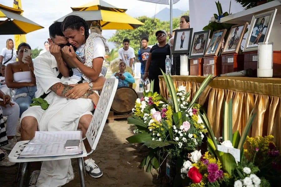 Venezolano despide a su familia tras terremoto en La Guaira