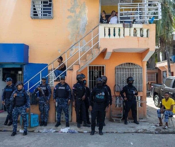 Policía dominicana enfrenta críticas por muertes en supuestos enfrentamientos
