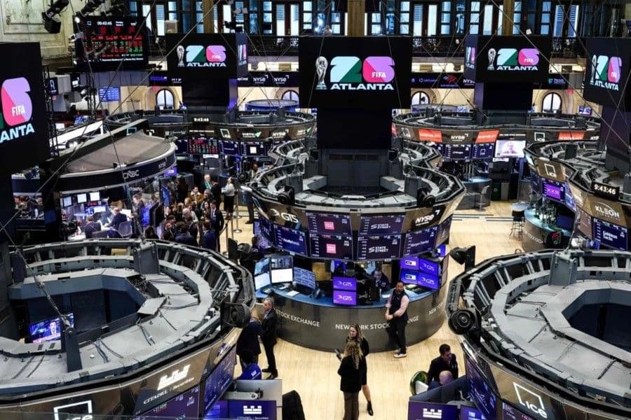 Wall Street cierra con pérdidas semanales por tecnología y tensiones con Irán