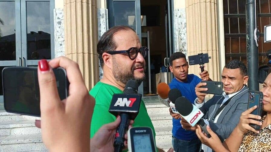Aquiles Jiménez ofrece desagravio a Fernando Hasbun y Alicia Ortega