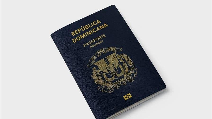 Panamá elimina requisito de visa estampada para dominicanos