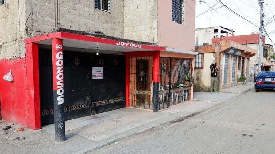 Negocio en Santo Domingo Este custodiado tras doble homicidio